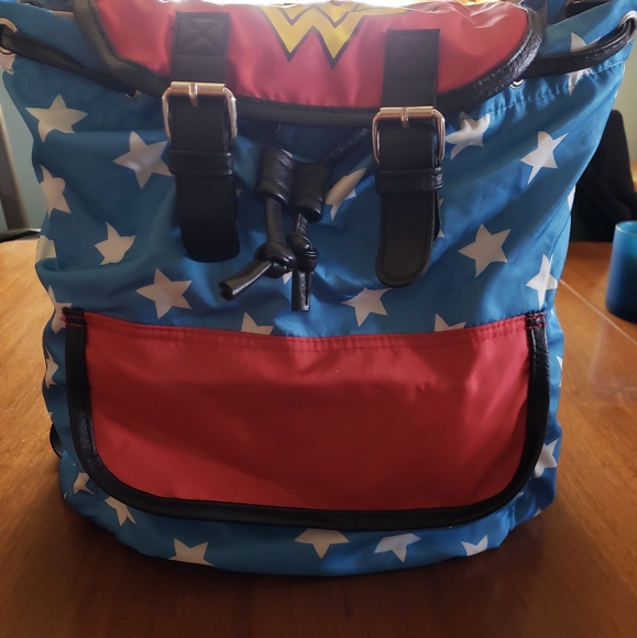 Wonder Woman Drawstring Backpack - Picture 11 of 13